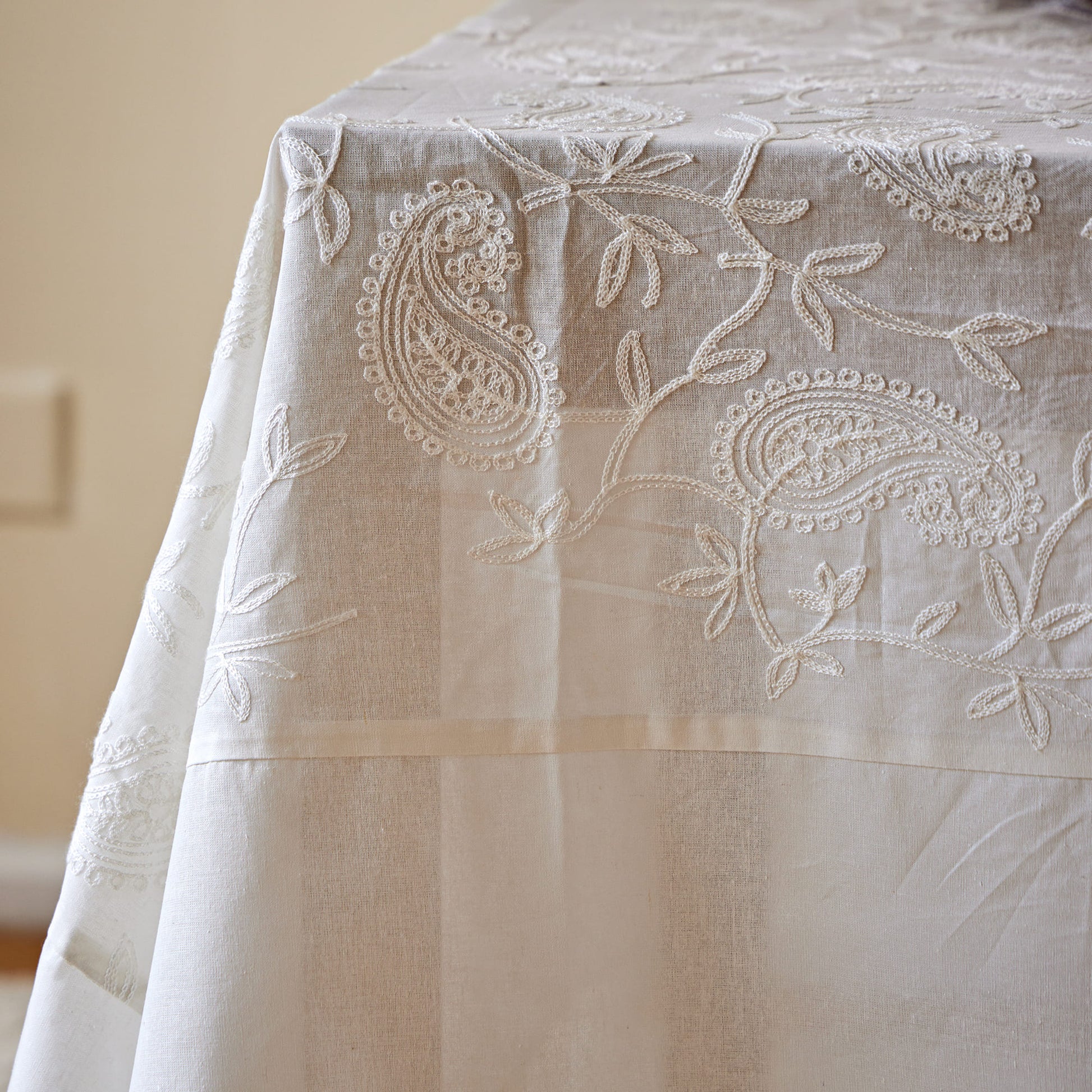 Nabis Romantic French Style Embroidery Lace Custom Tablecloth Spring Decor