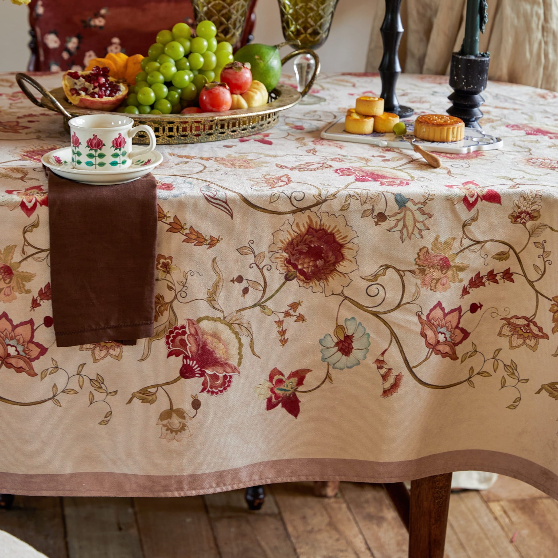 Nabis Rustic Style Floral Printed Custom Tablecloth