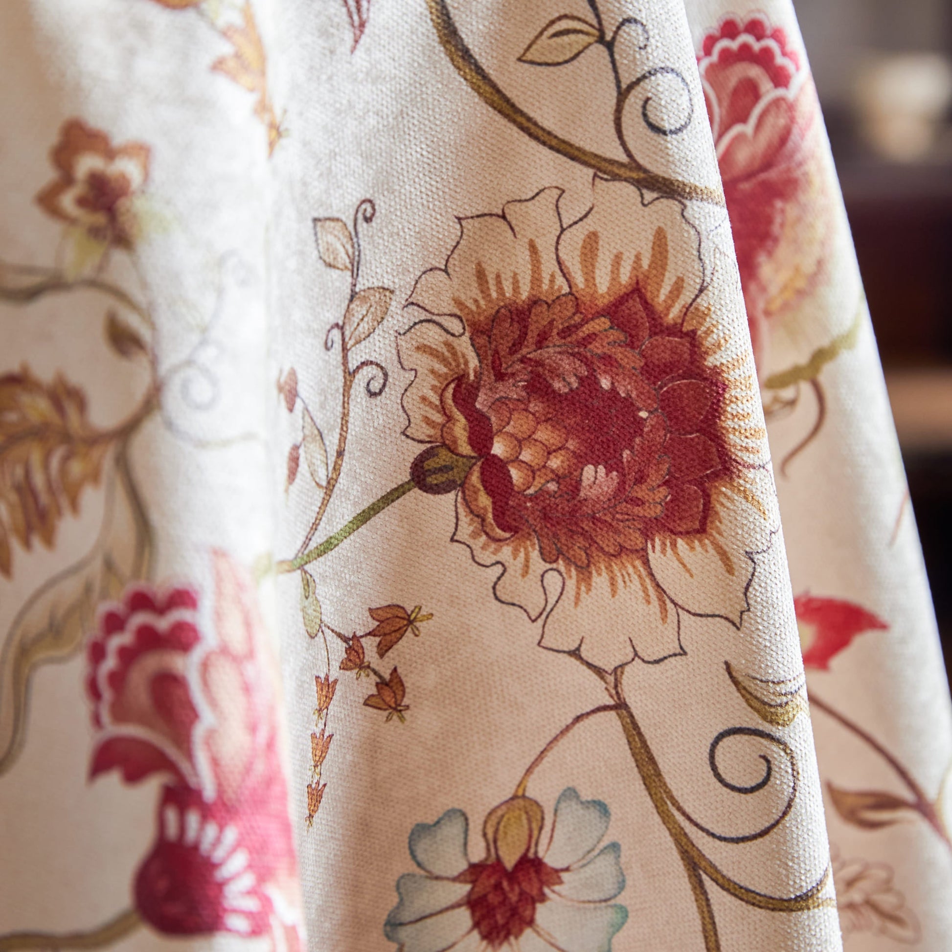 Nabis Rustic Style Floral Printed Custom Tablecloth