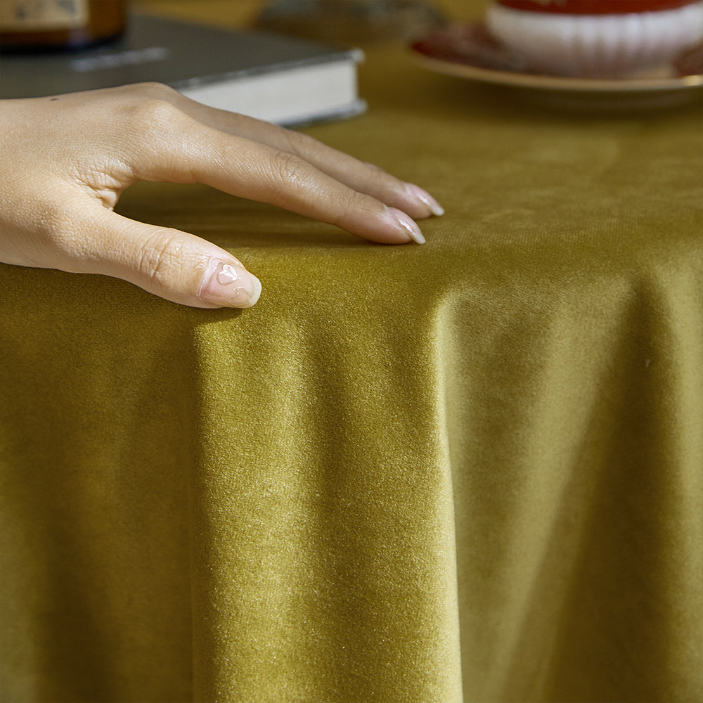 Luxe Yellow Green Minimalist Solid Christmas Tablecloth