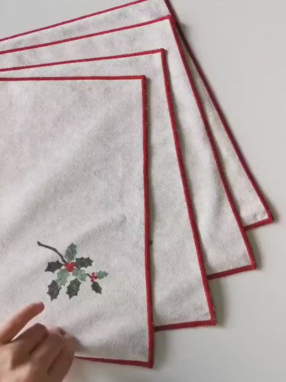 Noelle Christmas Placemat with Holly and Berry Print